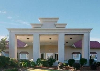 Clarion Suites Augusta Exterior photo